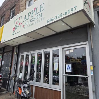 Apple Blossom - Thai Near Me - Sunnyside, New York Apple Blossom - Thai Near Me - Sunnyside, New York