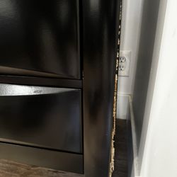Max Furniture Warehouse - Broken furniture