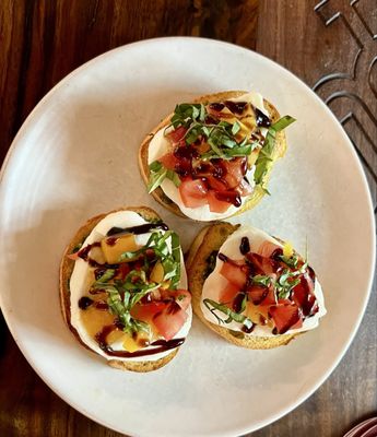 WeRise Wines by null