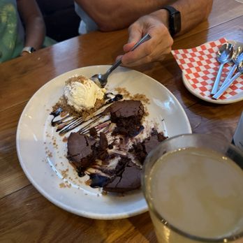 MESSHALL - The freshly cooked brownie with marshmallow ice cream was insane - Breakfast & Brunch Near Me - Los Angeles, California
