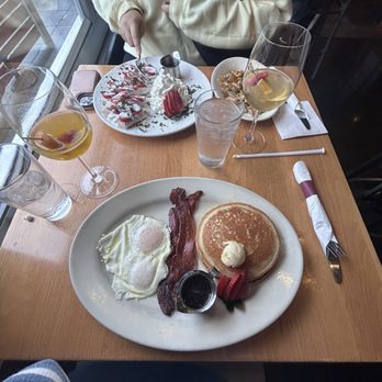 Classic Eats - American Near Me - Burien, Washington