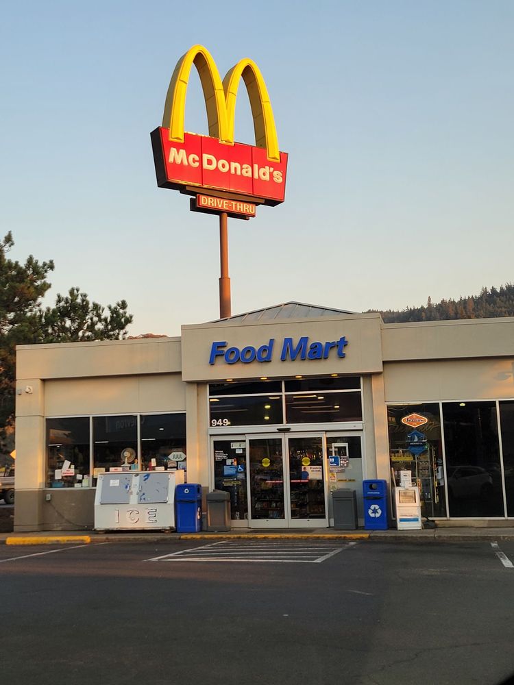 CHEVRON Updated October 2024 949 E Marina Way, Hood River, Oregon