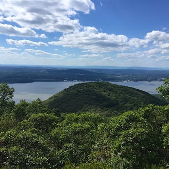 Breakneck Ridge - Breakneck Ridge Trail - Hiking Near Me - Cold Spring, New York