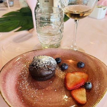 Billy's at the Beach - Molten chocolate cake - Seafood Near Me - Newport Beach, California Billy's at the Beach - Molten chocolate cake - Seafood Near Me - Newport Beach, California