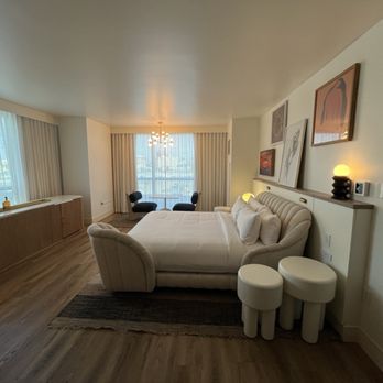 Virgin Hotels - Opal corner bedroom - Hotels Near Me - Las Vegas, Nevada
