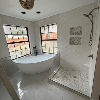 William Remodeling Service - Another photo of the primary bath without the shower glass. - Handyman Near Me - Belton, Texas William Remodeling Service - Another photo of the primary bath without the shower glass. - Handyman Near Me - Belton, Texas