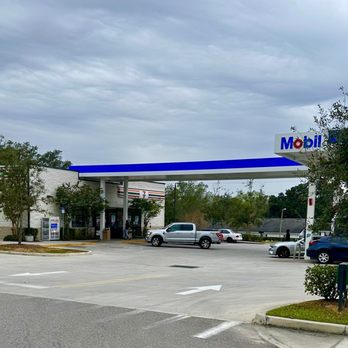 7-Eleven - a gas station on a cloudy day - Convenience Stores Near Me - Lakeland, Florida 7-Eleven - a gas station on a cloudy day - Convenience Stores Near Me - Lakeland, Florida