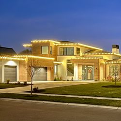 Lighten Up Boise - C7 Warm White LEDs on roofline