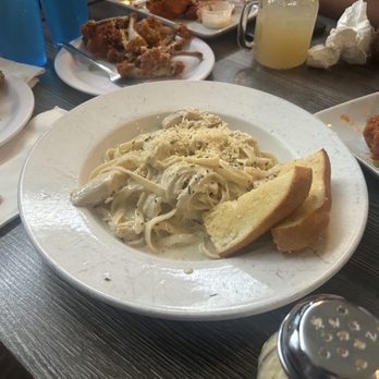 Brick Oven Pizza - Alfredo Pasta with Chicken - Pizza Near Me - Kapolei, Hawaii Brick Oven Pizza - Alfredo Pasta with Chicken - Pizza Near Me - Kapolei, Hawaii