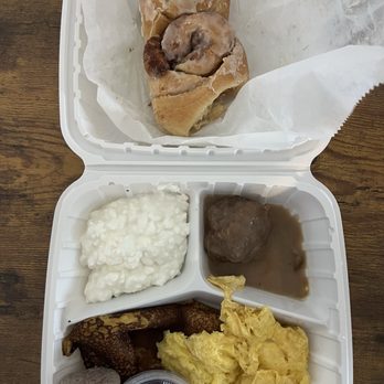 Ann Sather Restaurant - Swedish Breakfast Sampler - Scandinavian Near Me - Chicago, Illinois