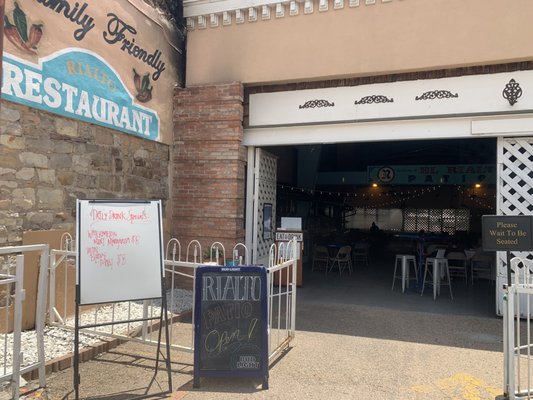 El Rialto Restaurant by null