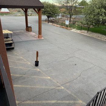 Capitol Reef Resort - Decrepit TV, stairs, inadequate parking lot. - Hotels Near Me - Torrey, Utah Capitol Reef Resort - Decrepit TV, stairs, inadequate parking lot. - Hotels Near Me - Torrey, Utah