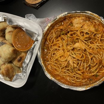 Bella Italia - Garlic Knots & Spaghetti Bolognese - Pizza Near Me - Denver, Colorado Bella Italia - Garlic Knots & Spaghetti Bolognese - Pizza Near Me - Denver, Colorado