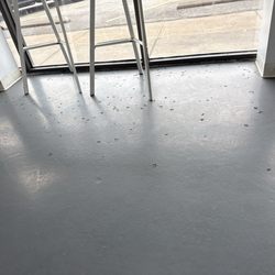 Froyo Premium Frozen Yogurt - Chipped floor