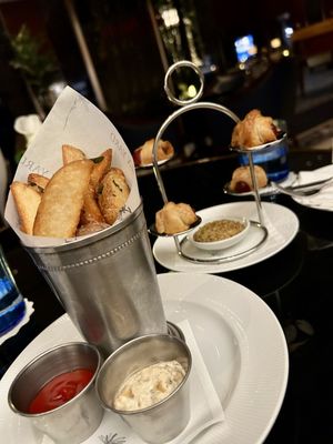 Peacock Alley by null