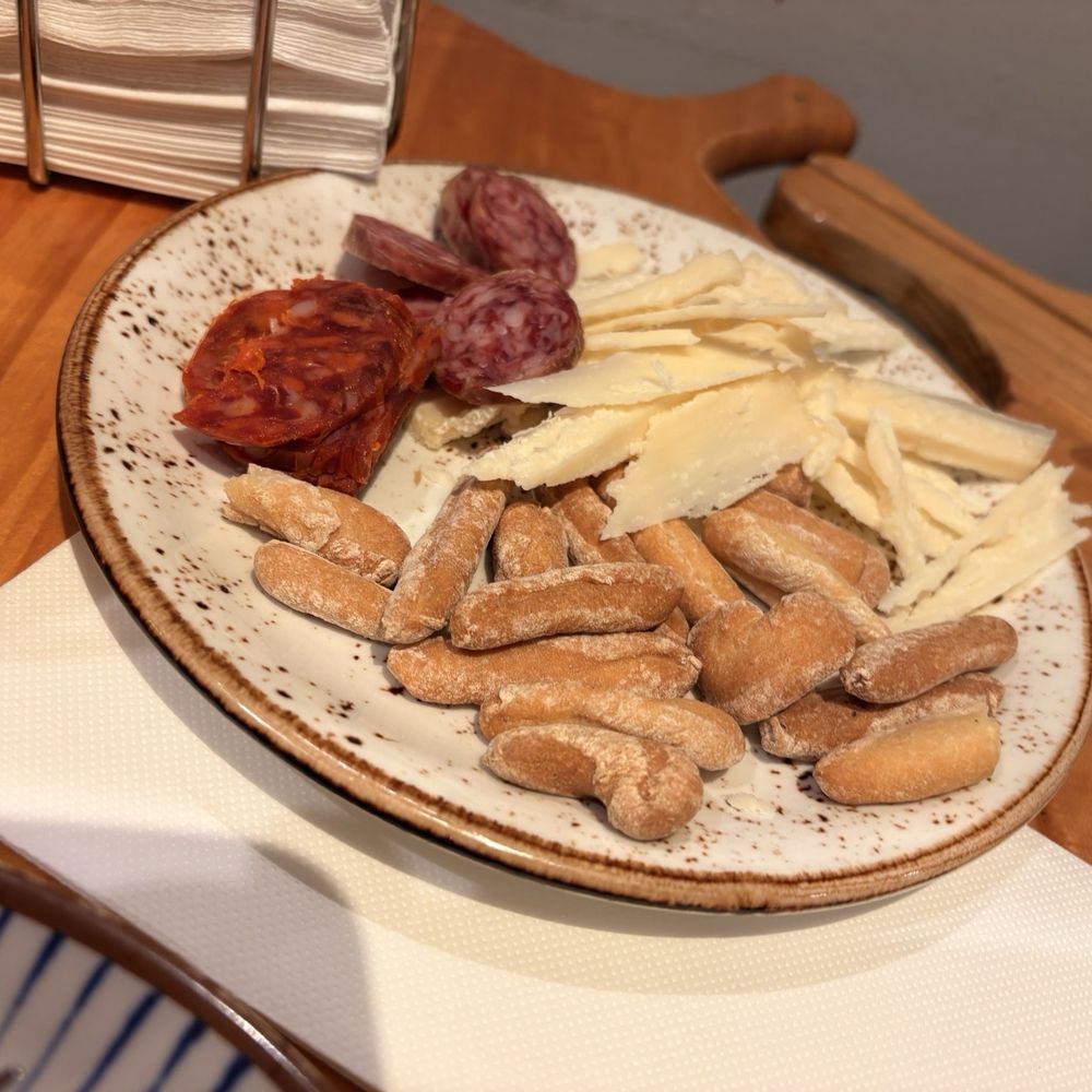 Laredo - Complimentary appetizer plate - Tapas Bars Near Me - Madrid, M