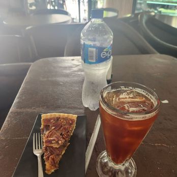 Coffé Black & White - Iced coffee & pecan pie for breakfast !Best pecan pie ever! - Coffee & Tea Near Me - Ajijic, JAL Coffé Black & White - Iced coffee & pecan pie for breakfast !Best pecan pie ever! - Coffee & Tea Near Me - Ajijic, JAL