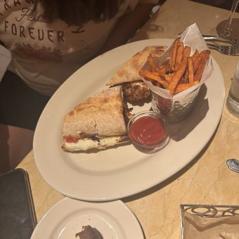 The Cheesecake Factory - Crispy Chicken Sandwich - Desserts Near Me - Huntersville, North Carolina The Cheesecake Factory - Crispy Chicken Sandwich - Desserts Near Me - Huntersville, North Carolina