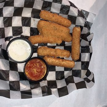 Dick's Last Resort - Mozzarella sticks - American Near Me - Las Vegas, Nevada