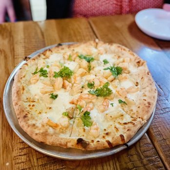 Brü Daddy’s Brewing Company - a pizza on a plate - Brewpubs Near Me - Allentown, Pennsylvania