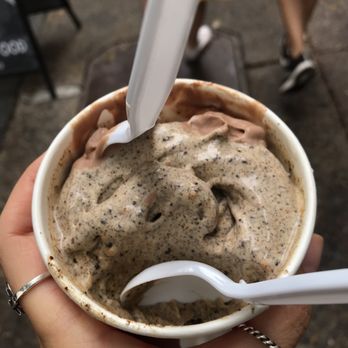 Scoop DeVille - Vegan with Golden Grahams, Oreos, and vegan cookie dough - Ice Cream & Frozen Yogurt Near Me - Philadelphia, Pennsylvania Scoop DeVille - Vegan with Golden Grahams, Oreos, and vegan cookie dough - Ice Cream & Frozen Yogurt Near Me - Philadelphia, Pennsylvania