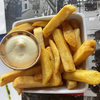 Restaurant Gewoon Gouds - Delicious fries with mayonnaise - Breakfast & Brunch Near Me - Gouda, ZH