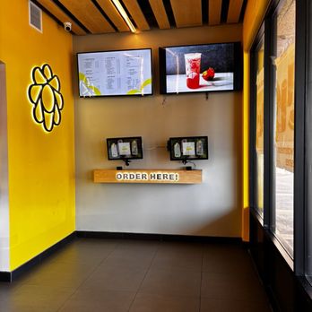 Sunright Tea Studio - Self service to the right of the entrance - Bubble Tea Near Me - Long Beach, California Sunright Tea Studio - Self service to the right of the entrance - Bubble Tea Near Me - Long Beach, California