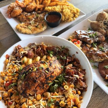 Finn’s Dockside Bar & Grill - Sports Bars Near Me - Apollo Beach, Florida