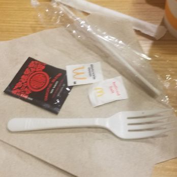 McDonald's - Utensils, napkins, soy sauce, salt and pepper - Fast Food Near Me - Honolulu, Hawaii McDonald's - Utensils, napkins, soy sauce, salt and pepper - Fast Food Near Me - Honolulu, Hawaii