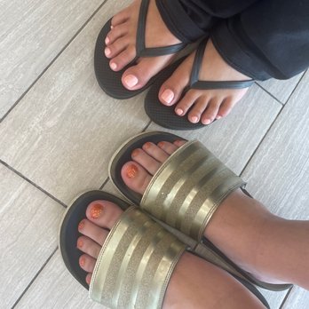 AV Nails & Spa - Classic pedi with Gel polish - Nail Salons Near Me - Lake St Louis, Missouri AV Nails & Spa - Classic pedi with Gel polish - Nail Salons Near Me - Lake St Louis, Missouri