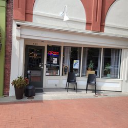 The Book Club On High - The front door of The Book Club