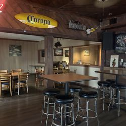 Bruddah's Bar & Grill - Inside