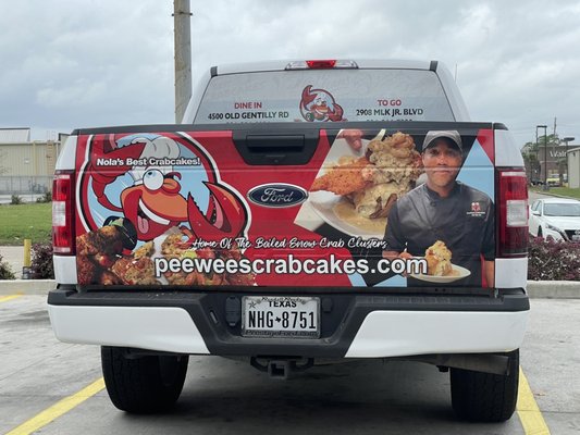 PEEWEE'S CRABCAKES by null