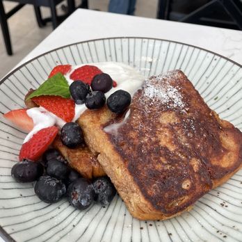 Fig & Ginger - french toast - Breakfast & Brunch Near Me - Honolulu, Hawaii Fig & Ginger - french toast - Breakfast & Brunch Near Me - Honolulu, Hawaii