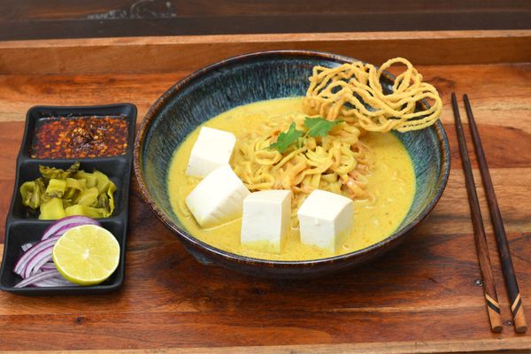 SAOHA KHAO SOI THAI CUISINE by null
