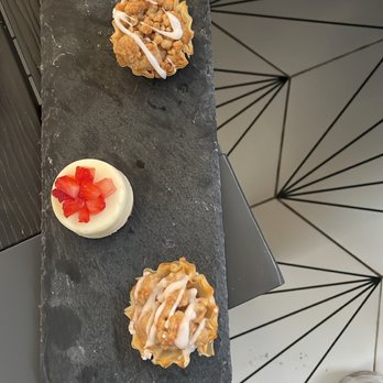 Kakes NYC - Mini pastries - Lounges Near Me - Queens, New York