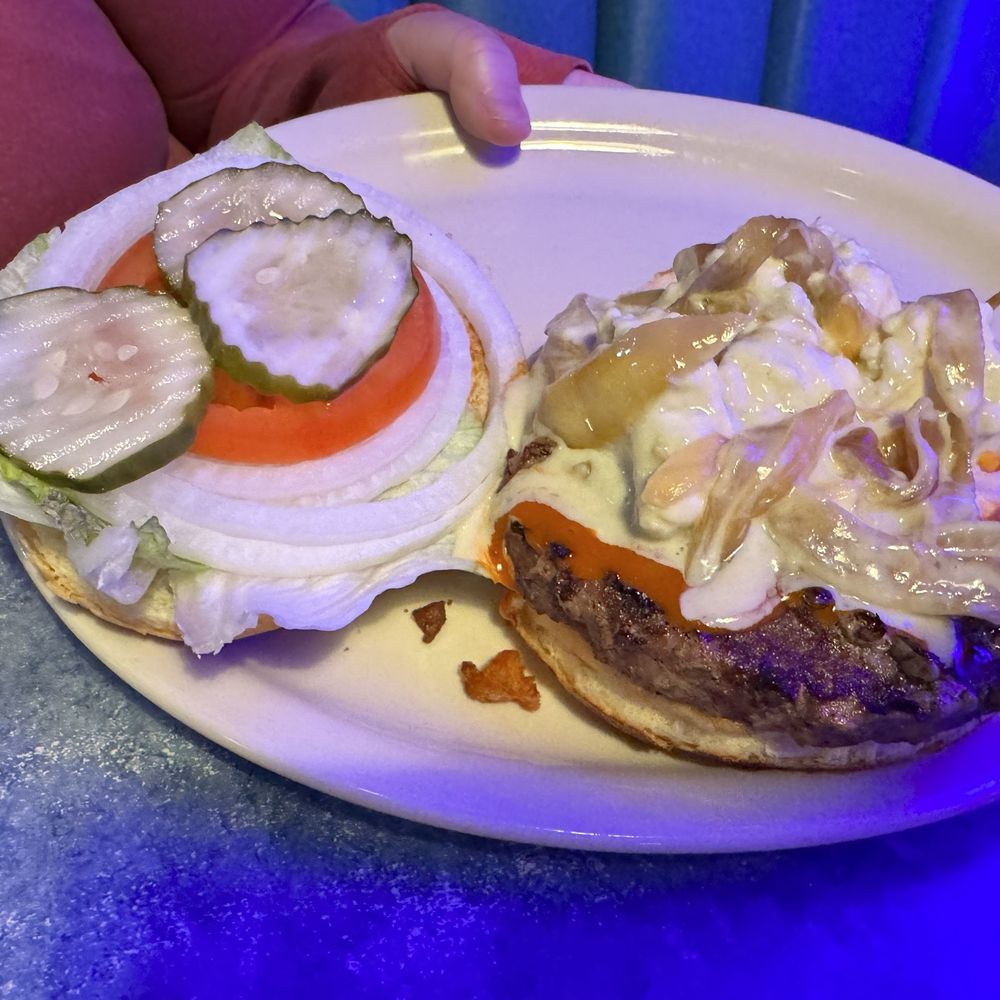 Lucky Buck Cafe - Red white and blue burger - Cafes Near Me - Groveland, California