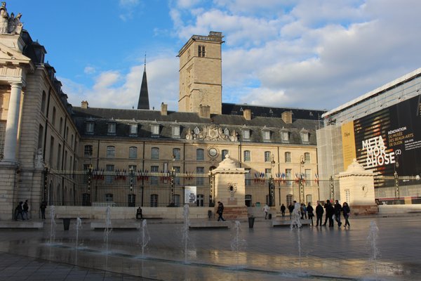 Palais des Ducs et des États de Bourgogne by null