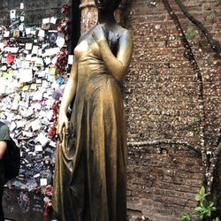 Romeo ET Juliette - Juliet statue
