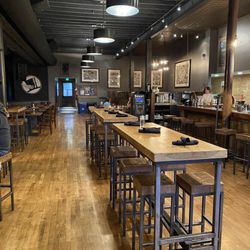 Top Hat - Bar Top Tables