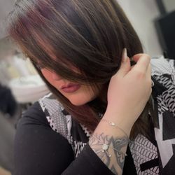 Woman 2 Woman - Medium length cut