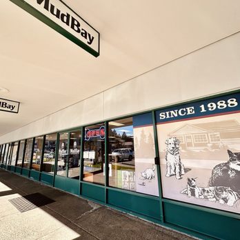 Mud Bay - Front entrance - Pet Stores Near Me - Lake Oswego, Oregon Mud Bay - Front entrance - Pet Stores Near Me - Lake Oswego, Oregon