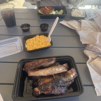 Copper Top BBQ - Ribs, Mac n cheese, tri-tip, coleslaw on the side - Barbeque Near Me - Big Pine, California Copper Top BBQ - Ribs, Mac n cheese, tri-tip, coleslaw on the side - Barbeque Near Me - Big Pine, California
