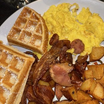 Five Central - New American Near Me - Houston, Texas