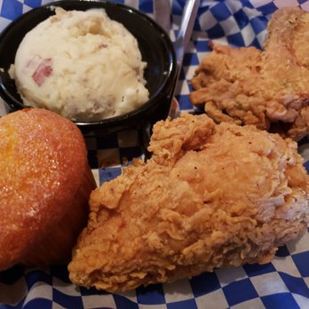 Famous Dave's Bar-B-Que - 1 meat lunch special, chicken. - Barbeque Near Me - Addison, Illinois Famous Dave's Bar-B-Que - 1 meat lunch special, chicken. - Barbeque Near Me - Addison, Illinois
