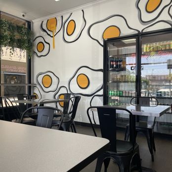 Bread & Breakfast - Burbank - Interior. - Breakfast & Brunch Near Me - Burbank, California