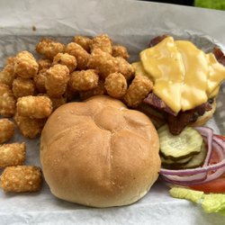The Dusty Mule Bar & Grill - The bacon burger
