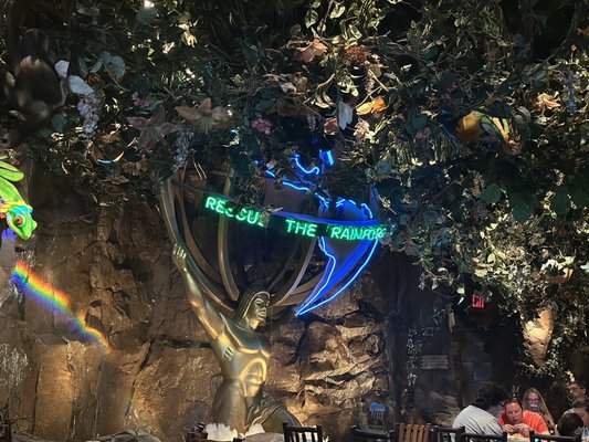 Rainforest Cafe by null