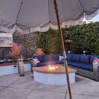 Driftwood Kitchen - Outside fireplace - Seafood Near Me - Laguna Beach, California Driftwood Kitchen - Outside fireplace - Seafood Near Me - Laguna Beach, California