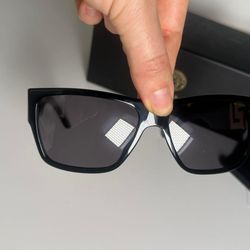 Sunglass Hut